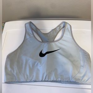 sports bra
